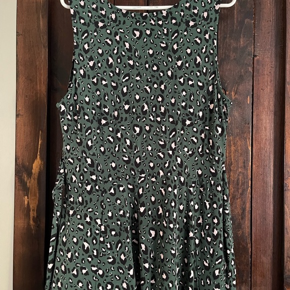 Torrid leopard print hi-lo dress size 2 (18/20) - Picture 2 of 9